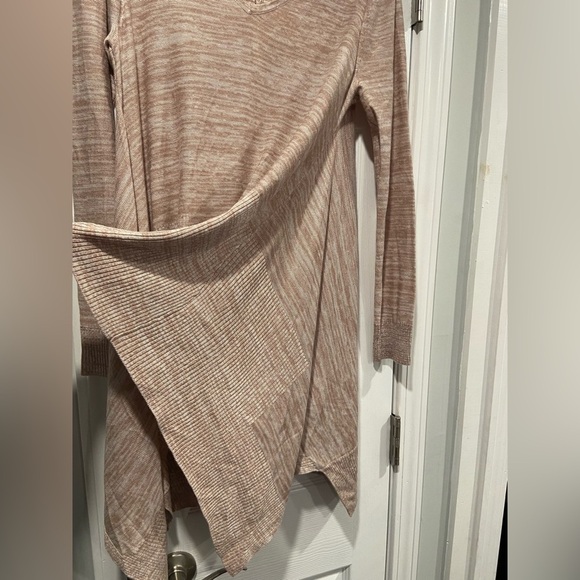NWT Cupio Size M Draped Pullover Sweater High Low Hem Beige V Neck Flowy Long - Picture 5 of 13